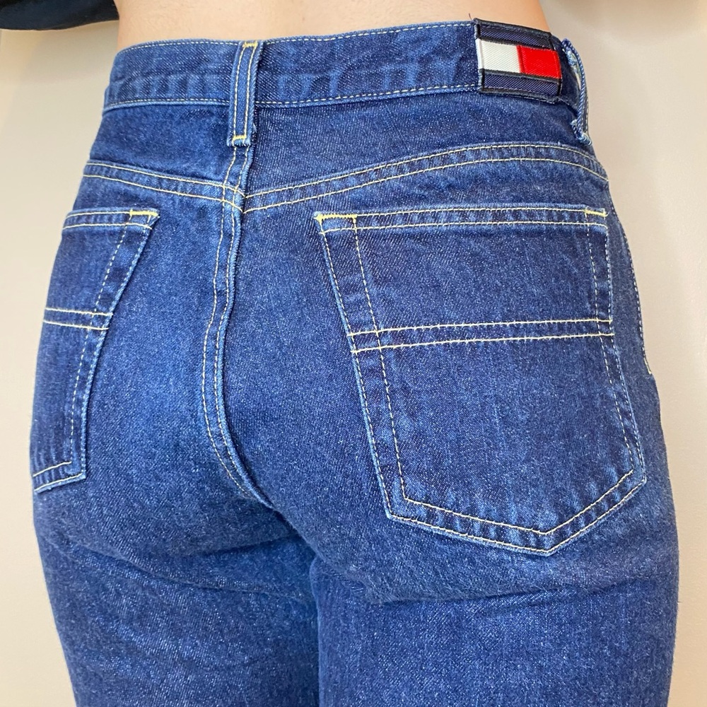 👖Super cute vintage flared Tommy Hilfiger jeans!👖